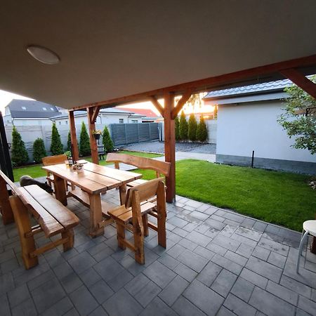 Villa Vikendovy Dom Hlboka Dunajská Streda Esterno foto
